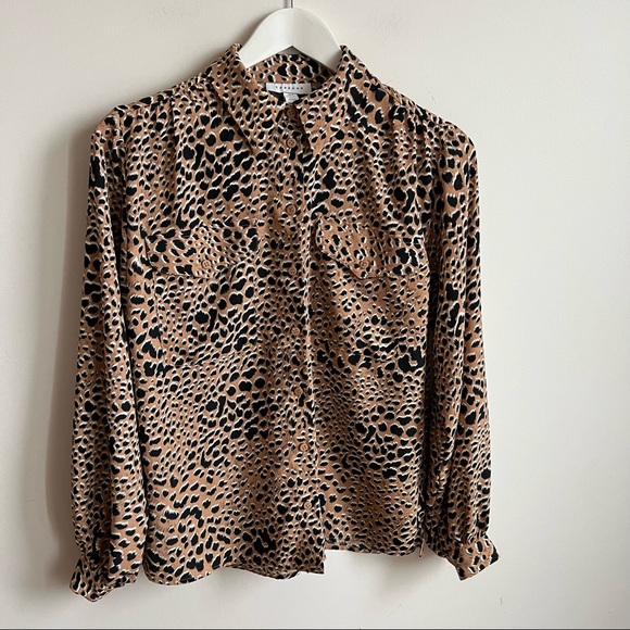 Topshop Animal Print Button Down Shirt Size 4 - Picture 2 of 9